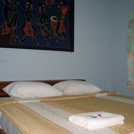 Pineapple Guesthouse Karon Luaran gambar