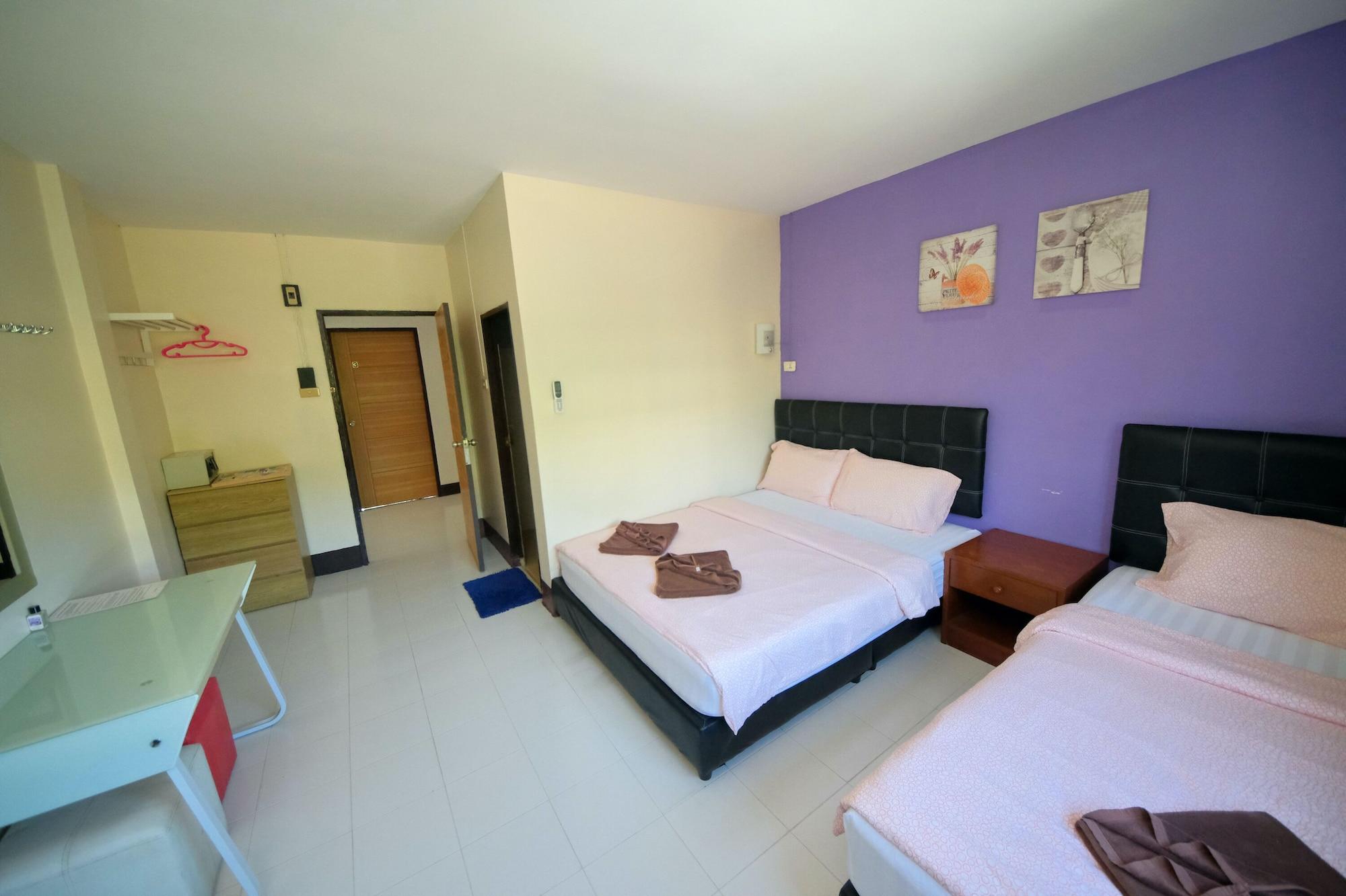Pineapple Guesthouse Karon Luaran gambar