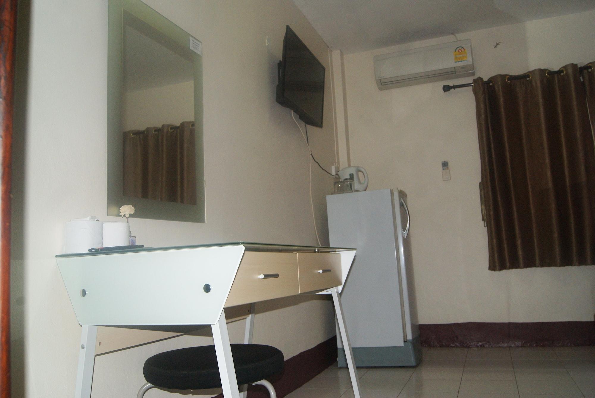 Pineapple Guesthouse Karon Luaran gambar