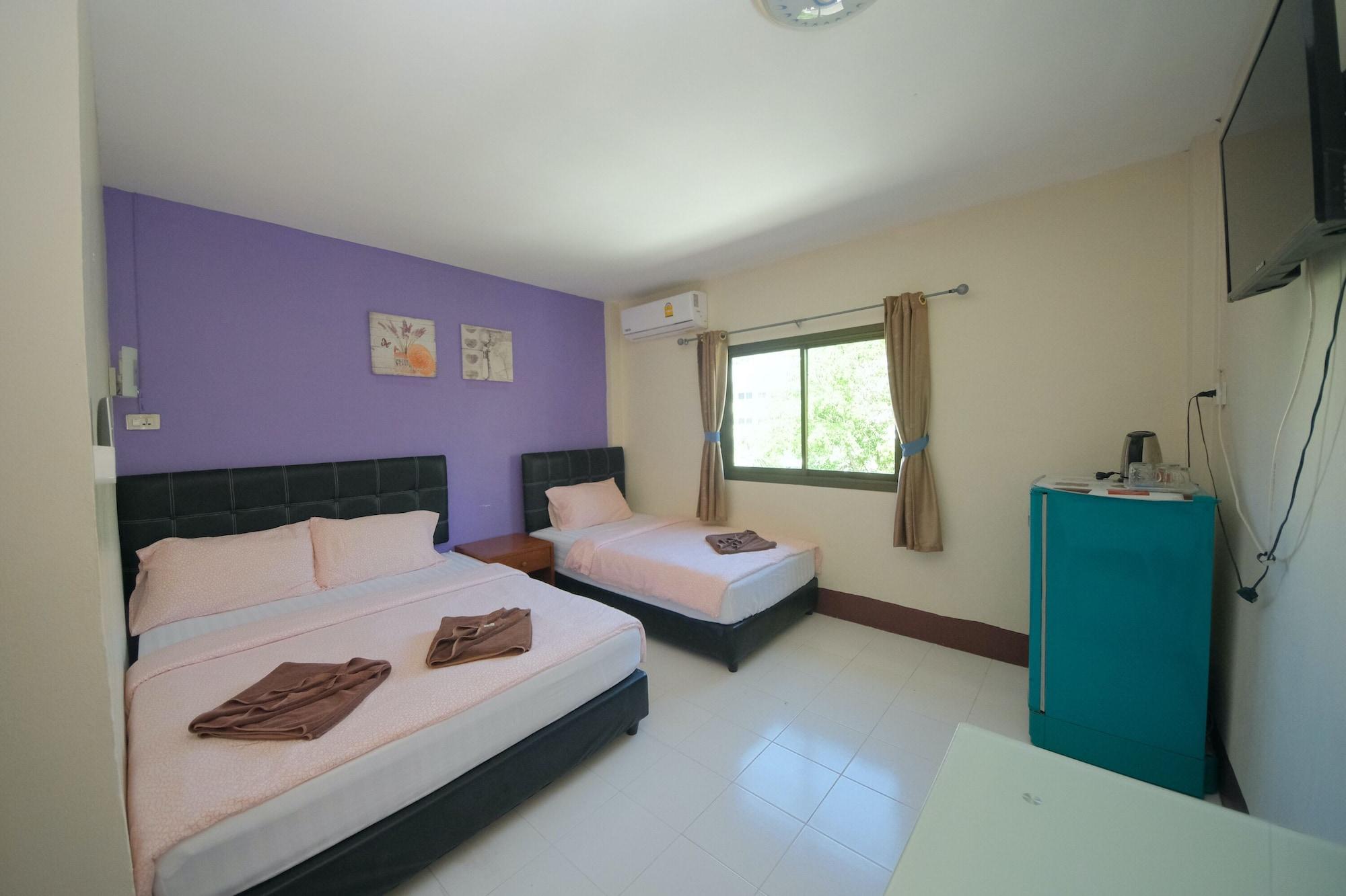 Pineapple Guesthouse Karon Luaran gambar