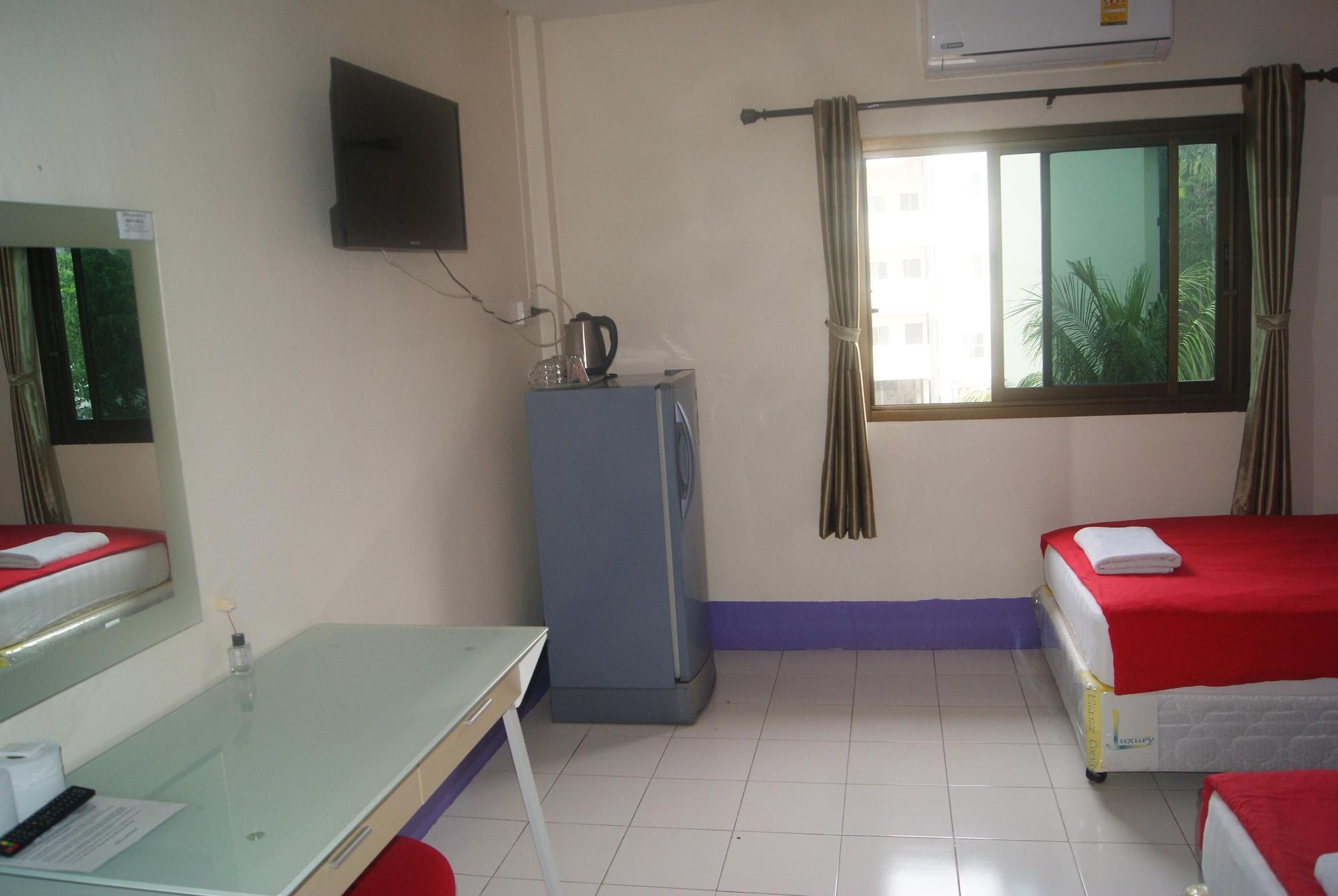 Pineapple Guesthouse Karon Luaran gambar