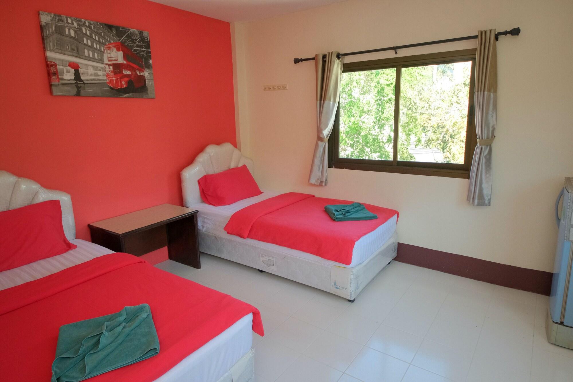 Pineapple Guesthouse Karon Luaran gambar