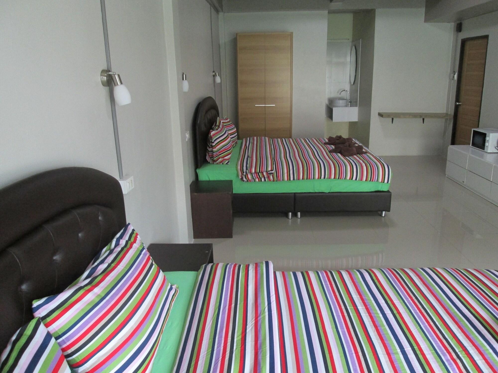 Pineapple Guesthouse Karon Luaran gambar