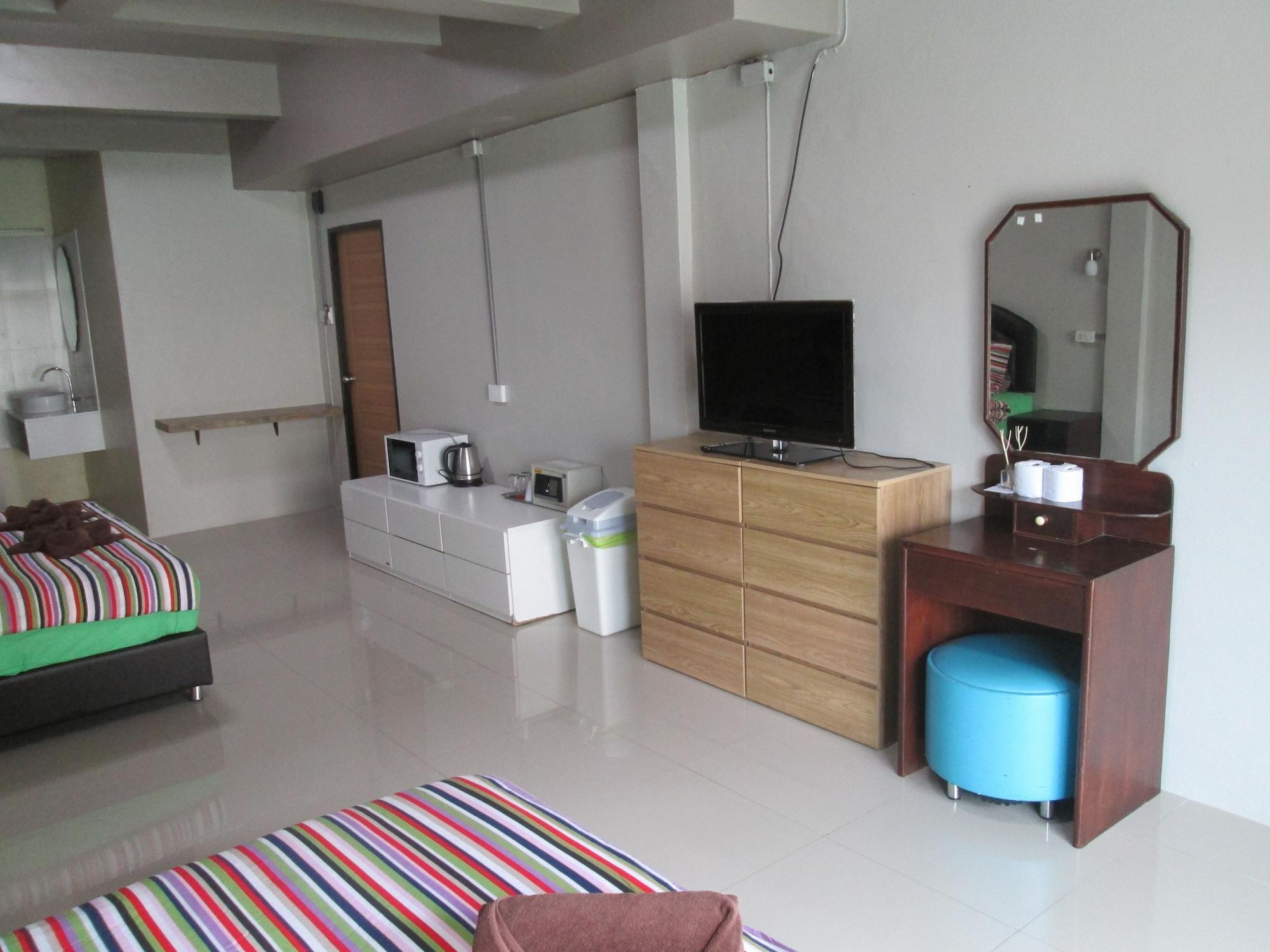 Pineapple Guesthouse Karon Luaran gambar
