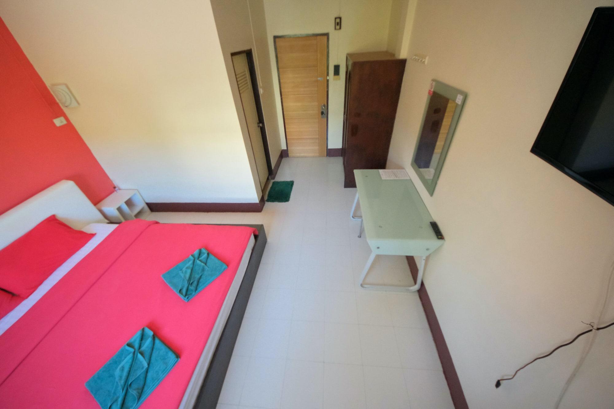 Pineapple Guesthouse Karon Luaran gambar