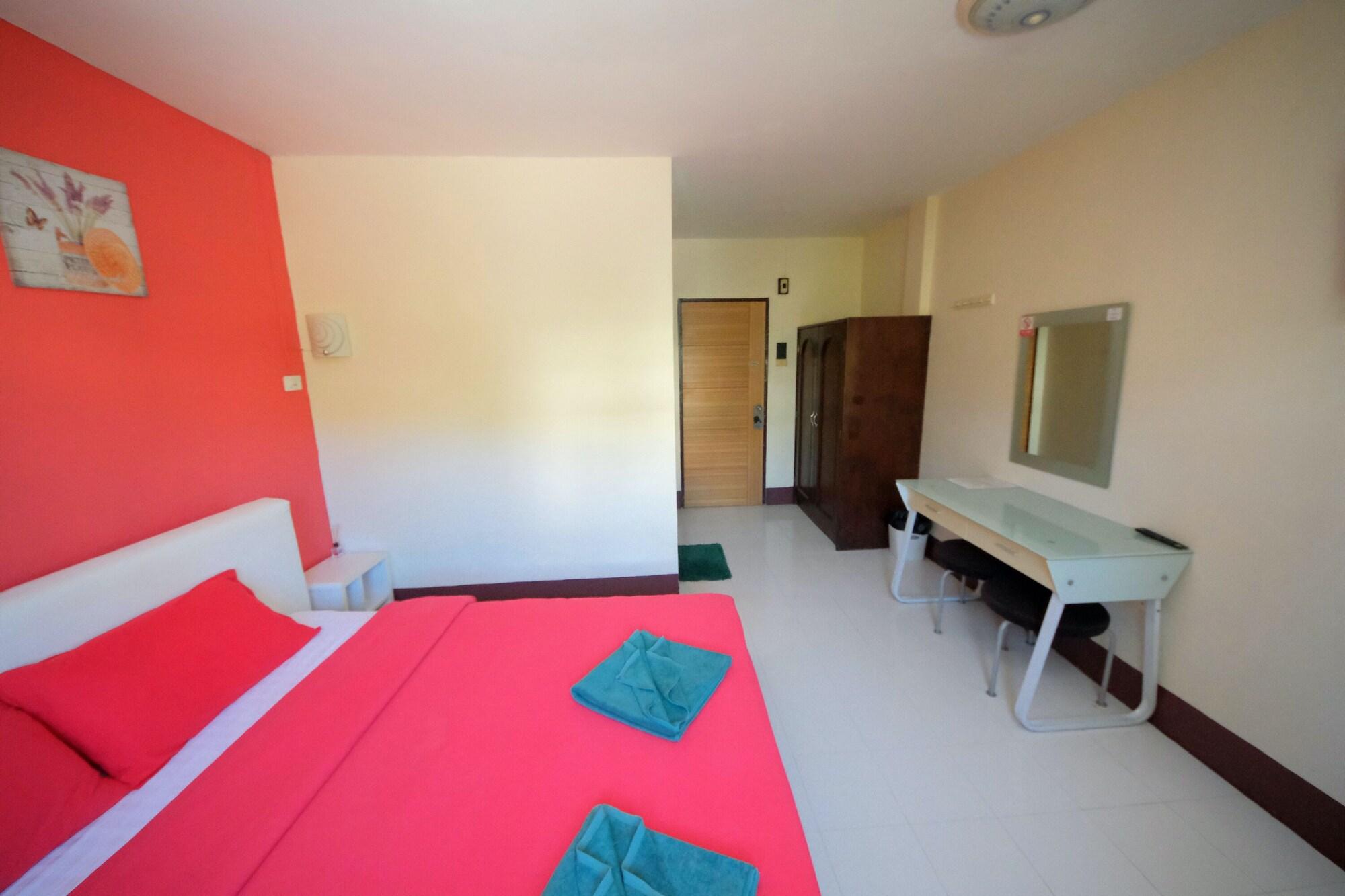 Pineapple Guesthouse Karon Luaran gambar