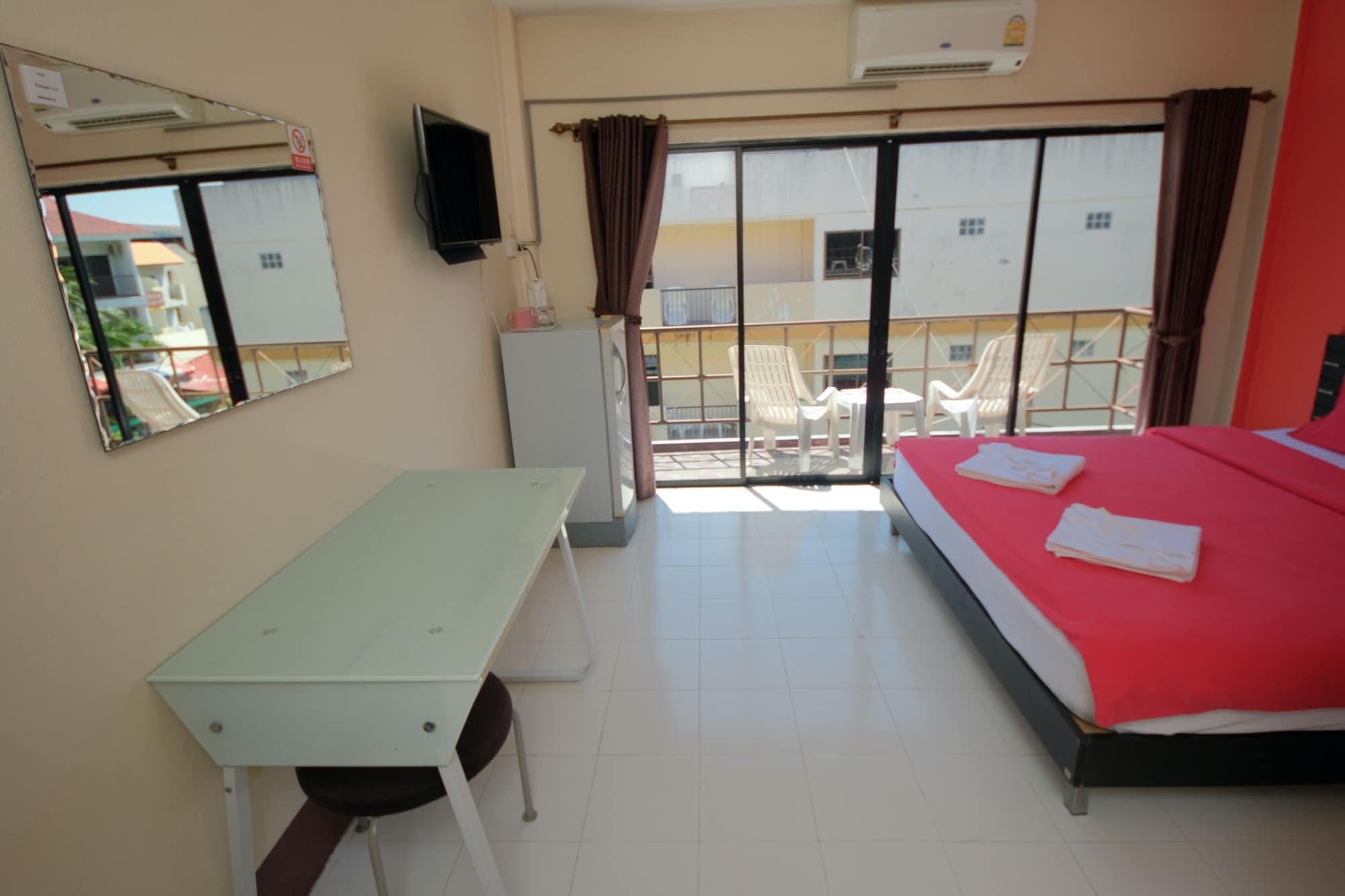 Pineapple Guesthouse Karon Luaran gambar