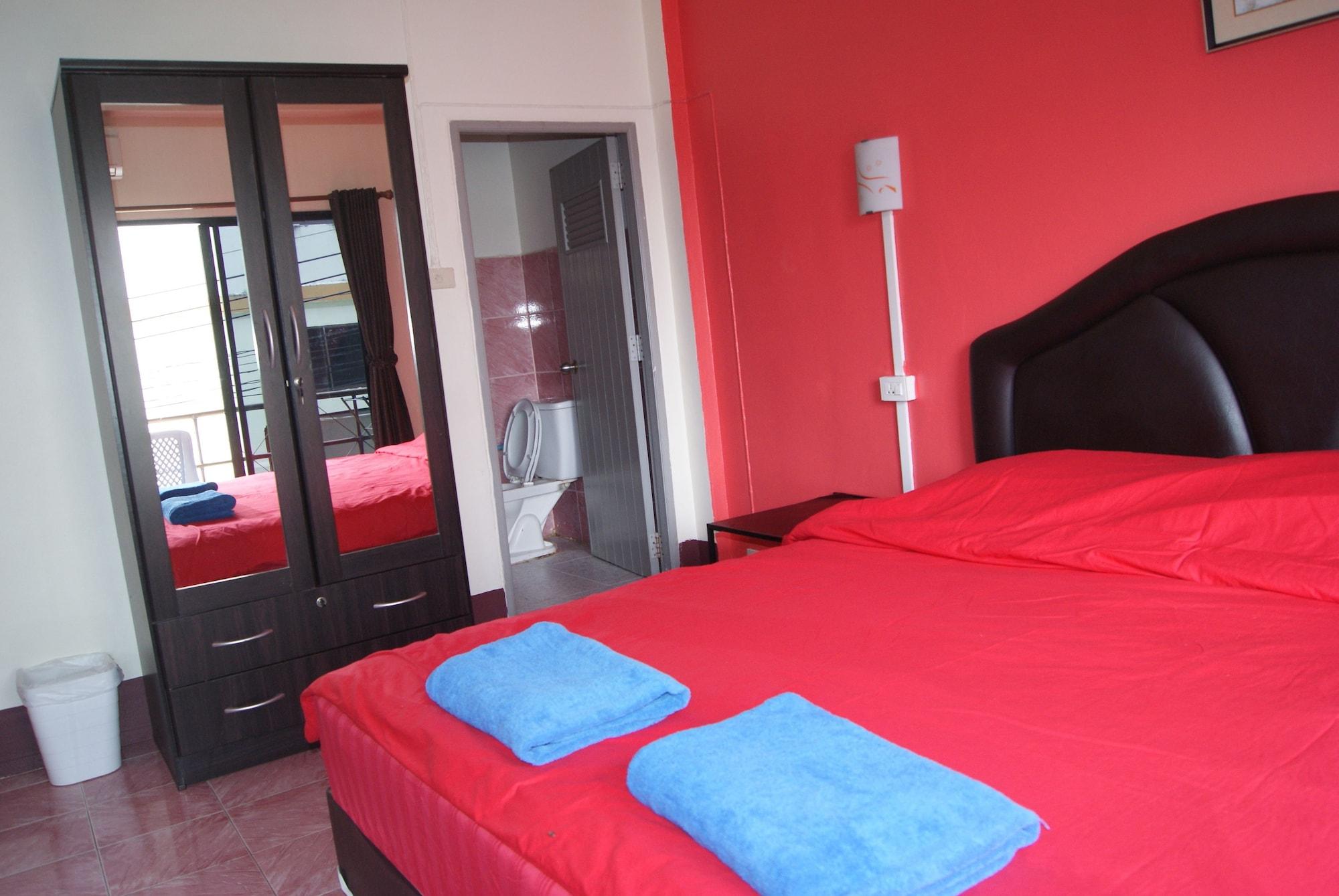 Pineapple Guesthouse Karon Luaran gambar