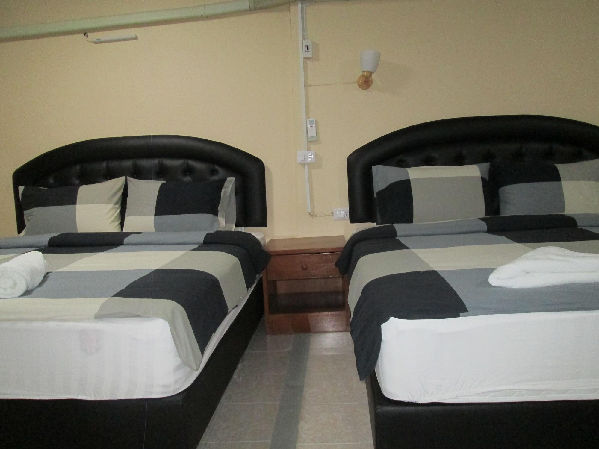 Pineapple Guesthouse Karon Luaran gambar