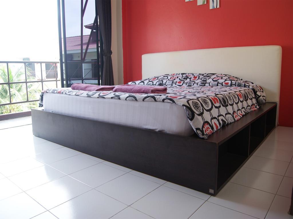 Pineapple Guesthouse Karon Bilik gambar