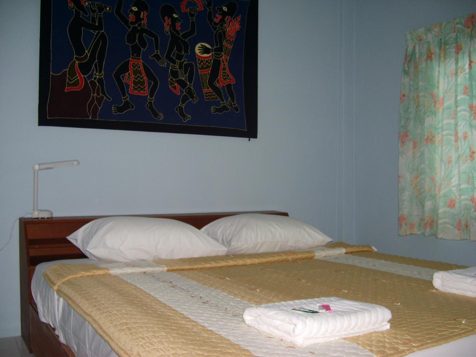 Pineapple Guesthouse Karon Luaran gambar