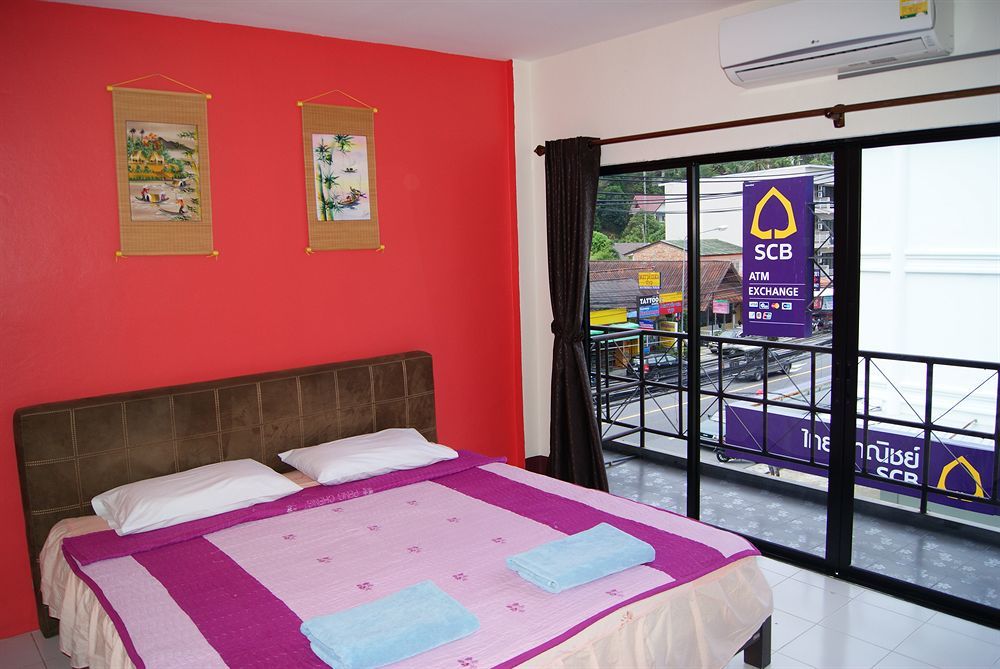 Pineapple Guesthouse Karon Luaran gambar